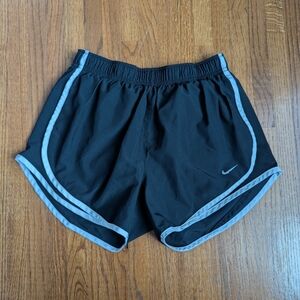 Nike | Girls' Active Dri-Fit Tempo Shorts | M
